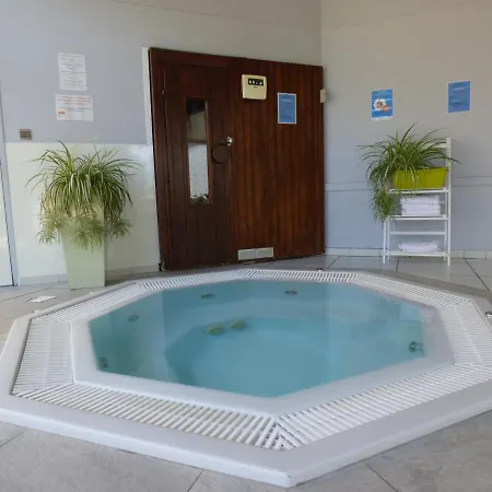 Brit Confort 3* Вильфранш-де-Руэрг