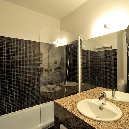 Brit Confort Hotel 3*
