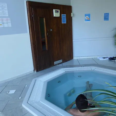 Brit Confort Hotel 3*
