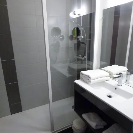 Brit Confort Hotel 3*