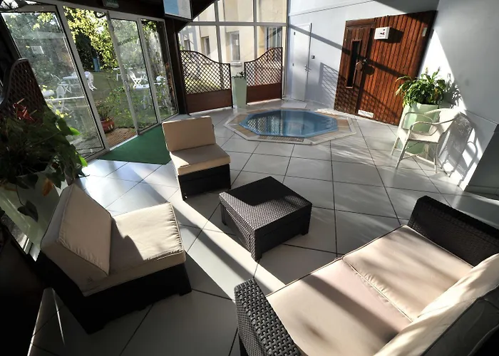 Brit Confort 3* Villefranche-de-Rouergue